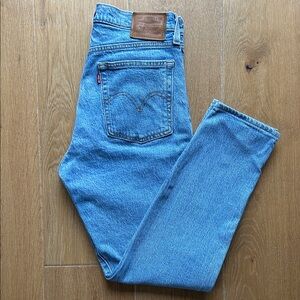Levi’s Wedgie Straight Leg High Rise Classic Blue Denim Jeans, size 27